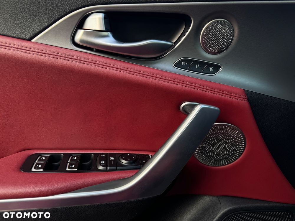 Kia Stinger 3.3 T-GDI V6 GT AWD - 17