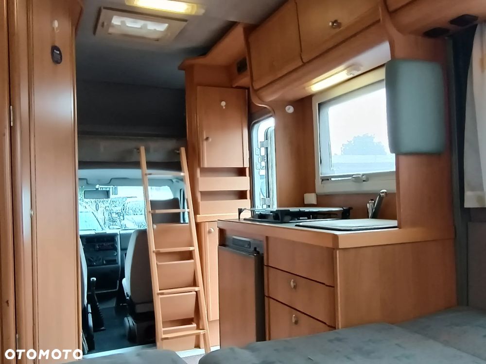 Volkswagen Transporter - 35