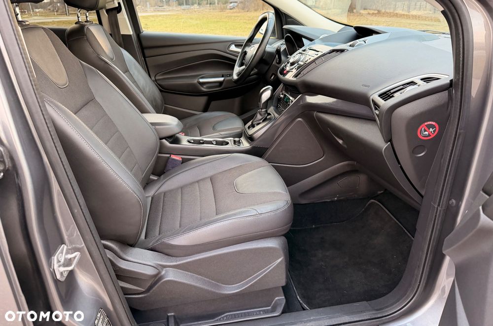 Ford Kuga 2.0 TDCi 4x4 Titanium - 25