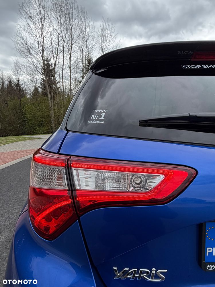 Toyota Yaris Hybrid 100 Selection - 8