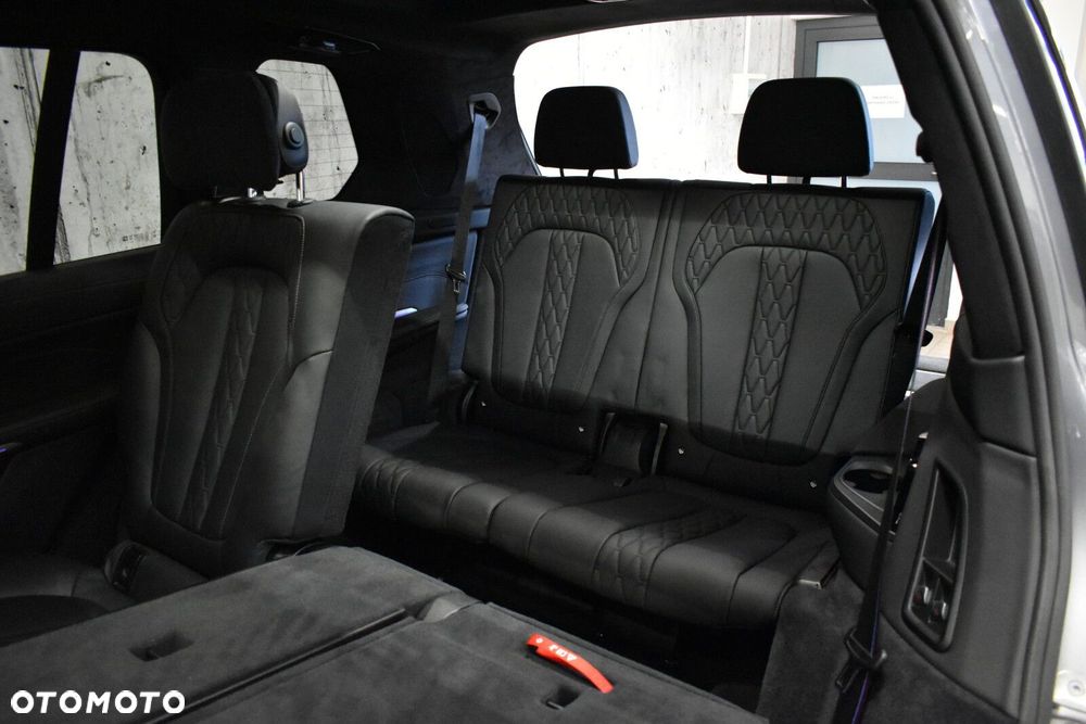 BMW X7 - 33