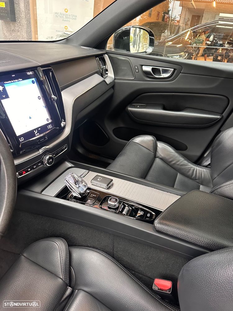 Volvo XC 60 2.0 T8 PHEV Inscription AWD - 12