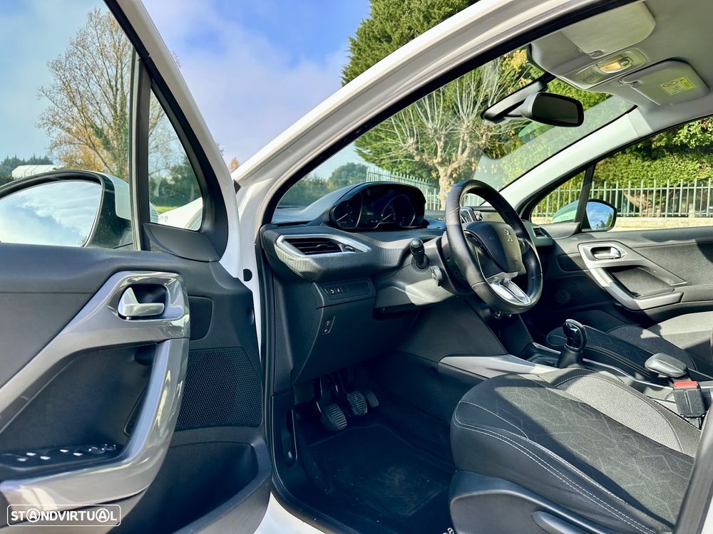 Peugeot 2008 1.6 BlueHDi Style - 16