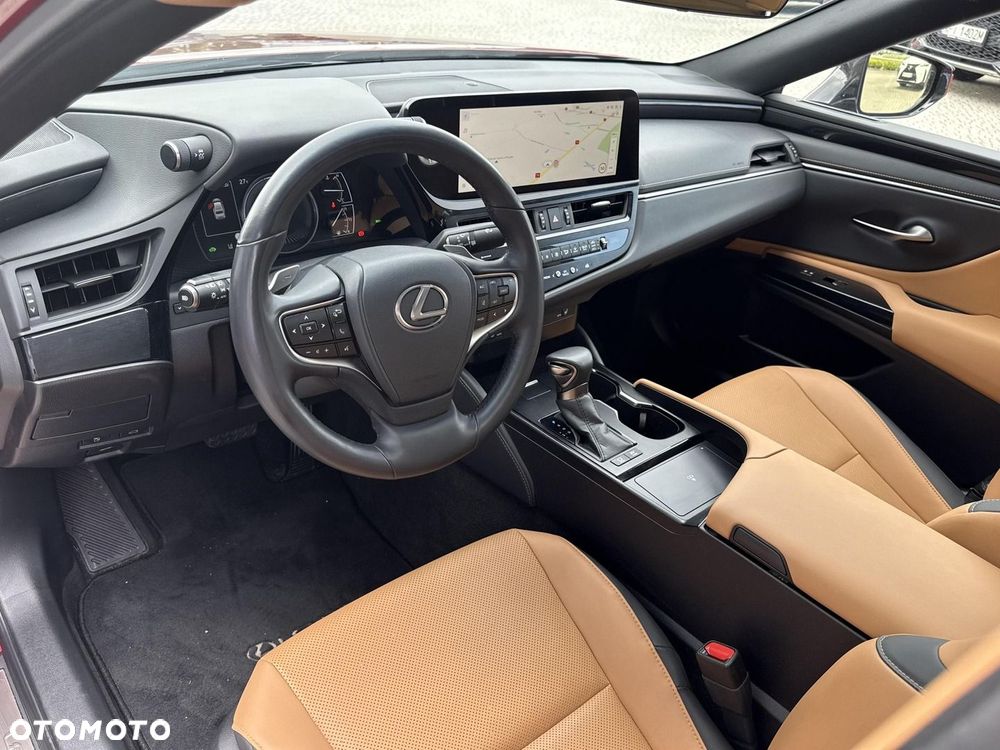 Lexus ES 300h Business Edition - 12