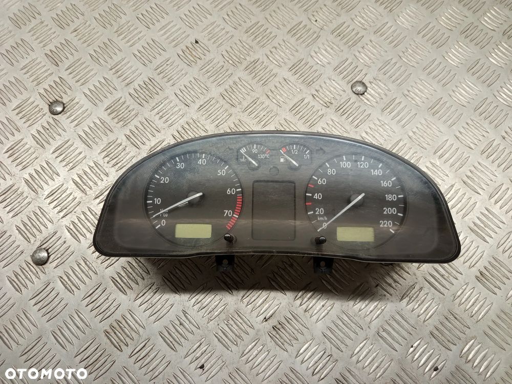 VW PASSAT B5 SEDAN 1.6 B LICZNIK ZEGARY 09051940090 - 1
