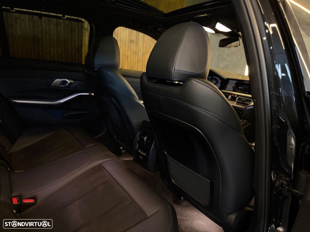 BMW 330 e Aut. M Sport - 24