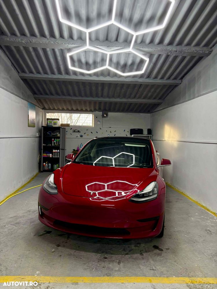 Tesla Model 3 - 7