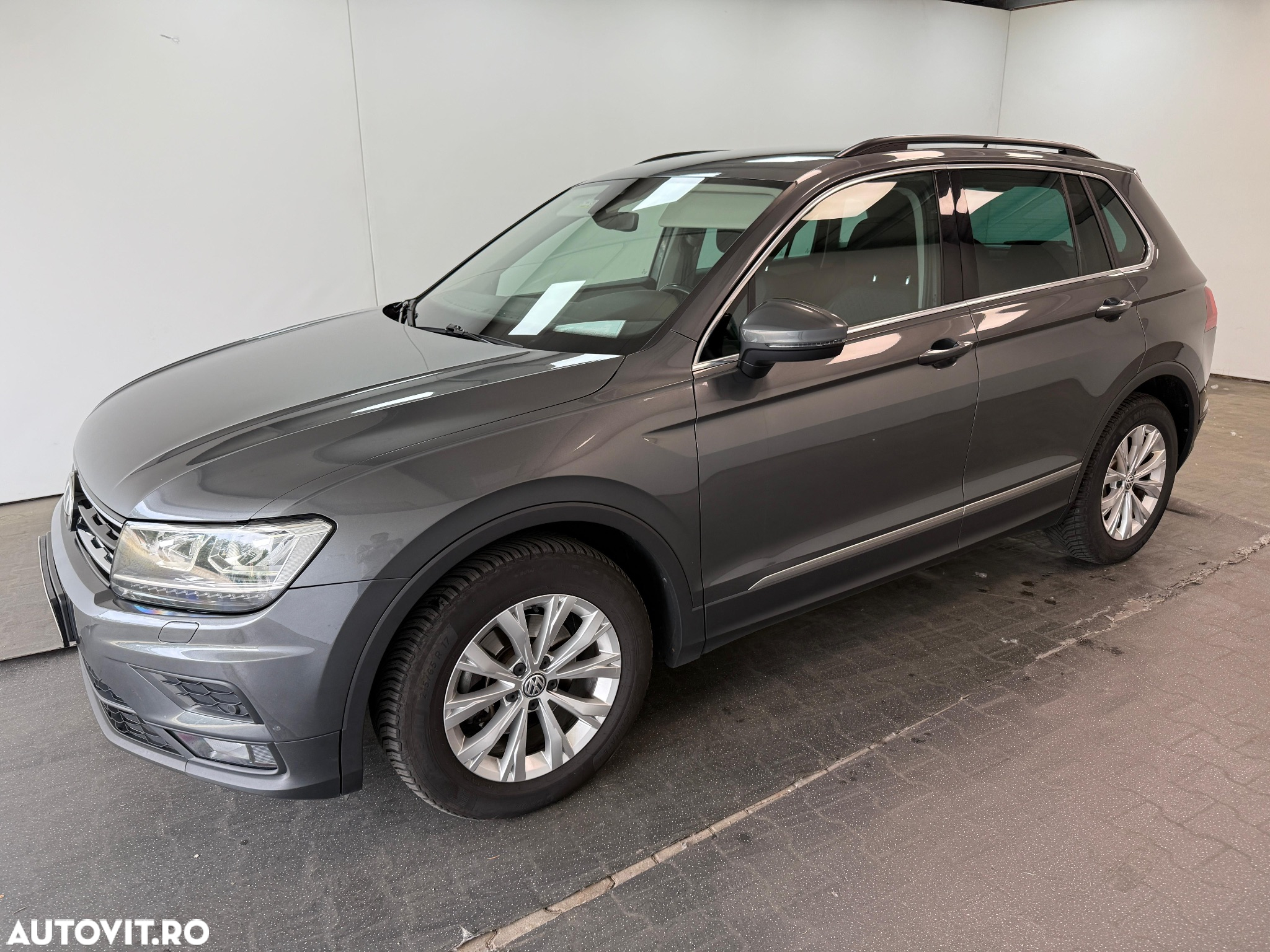 Volkswagen Tiguan 2.0 TDI DPF DSG Comfortline - 2
