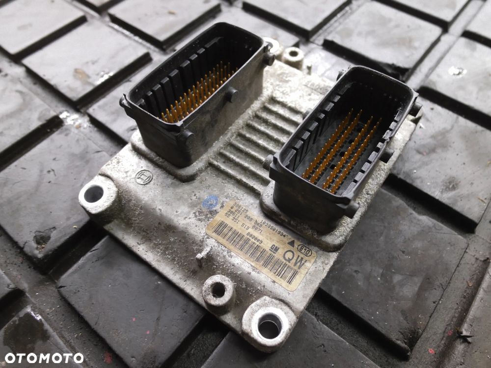 KOMPUTER STEROWNIK ECU OPEL 0261208049 QW 55351519 VECTRA C 3.2 - 1