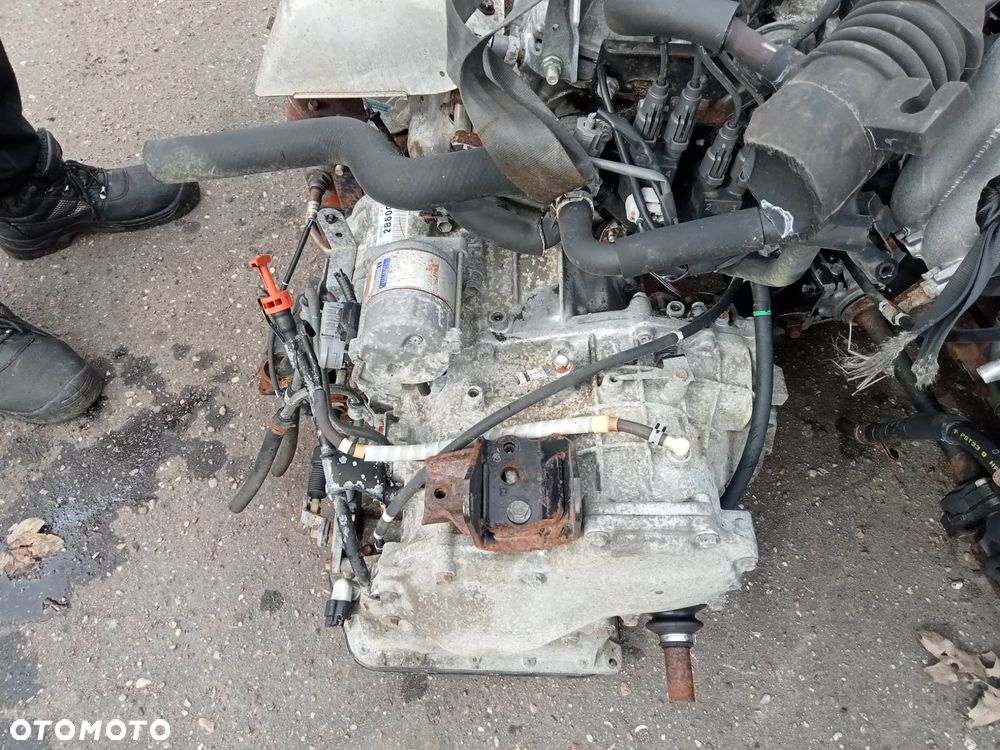 skrzynia biegów toyota avensis t22 2.0 16v 30510 2b600 - 1
