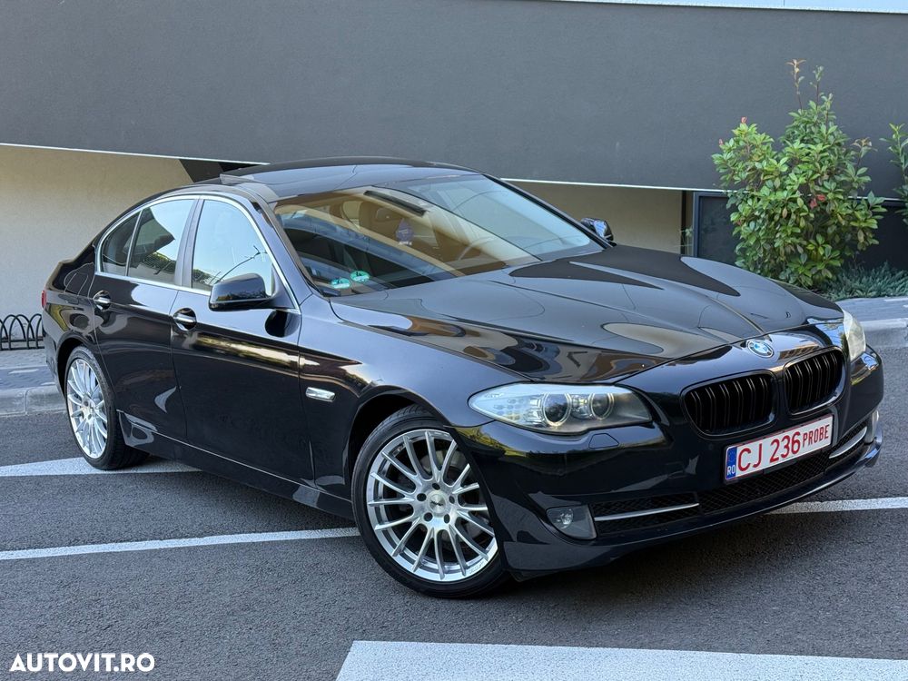BMW Seria 5 520d Aut. Modern Line - 2