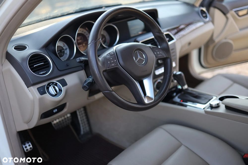 Mercedes-Benz Klasa C 300 4Matic 7G-TRONIC Avantgarde - 15