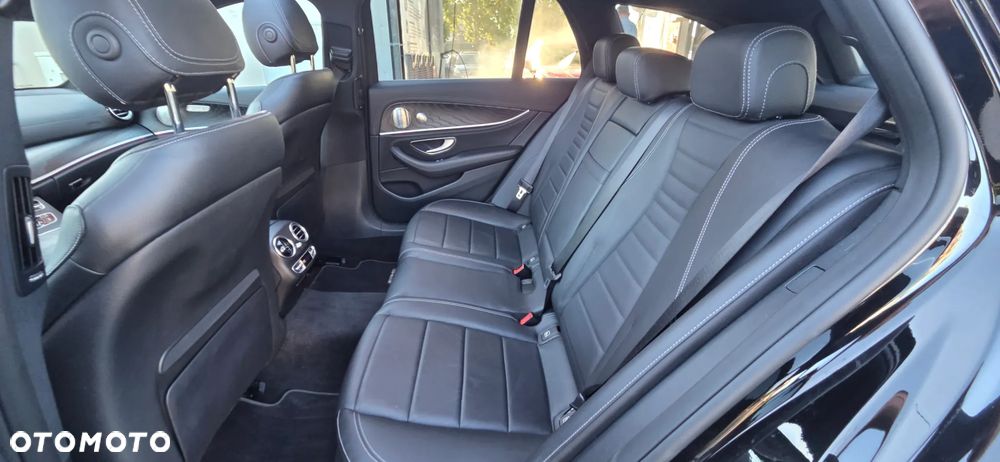 Mercedes-Benz Klasa E 400 d 4Matic 9G-TRONIC AMG Line - 33