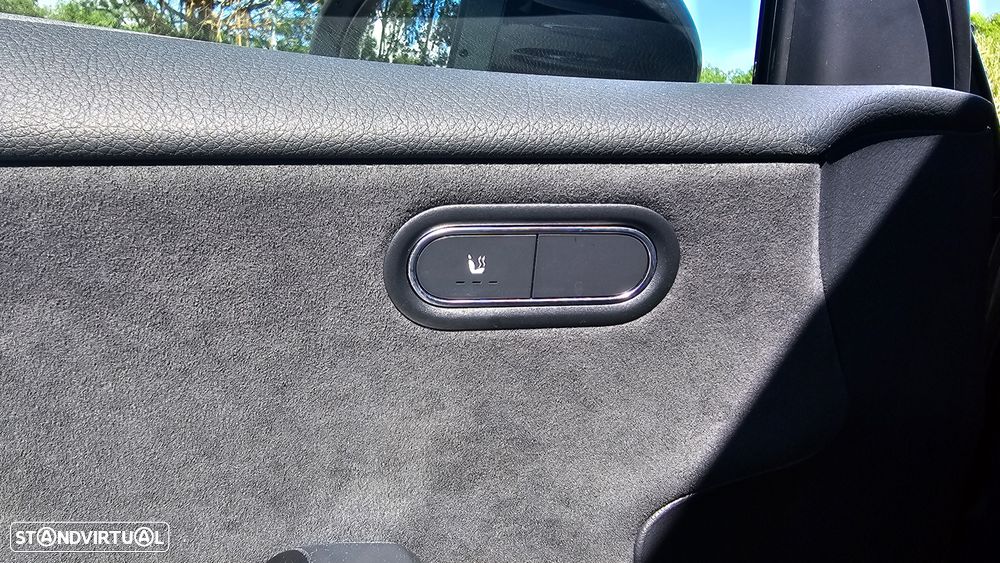 Mercedes-Benz A 250 e AMG Line - 19