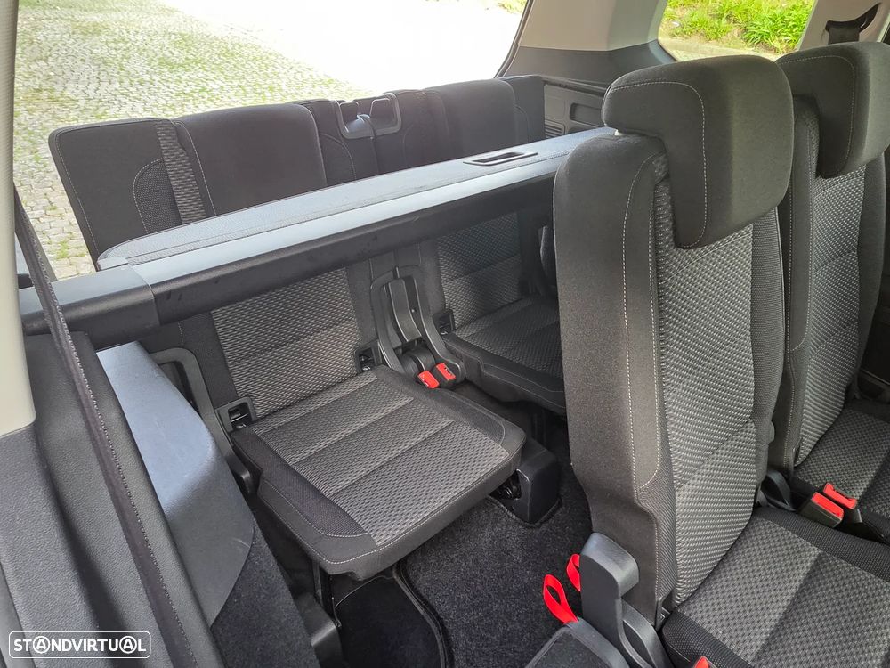 VW Touran 2.0 TDI Highline DSG - 24