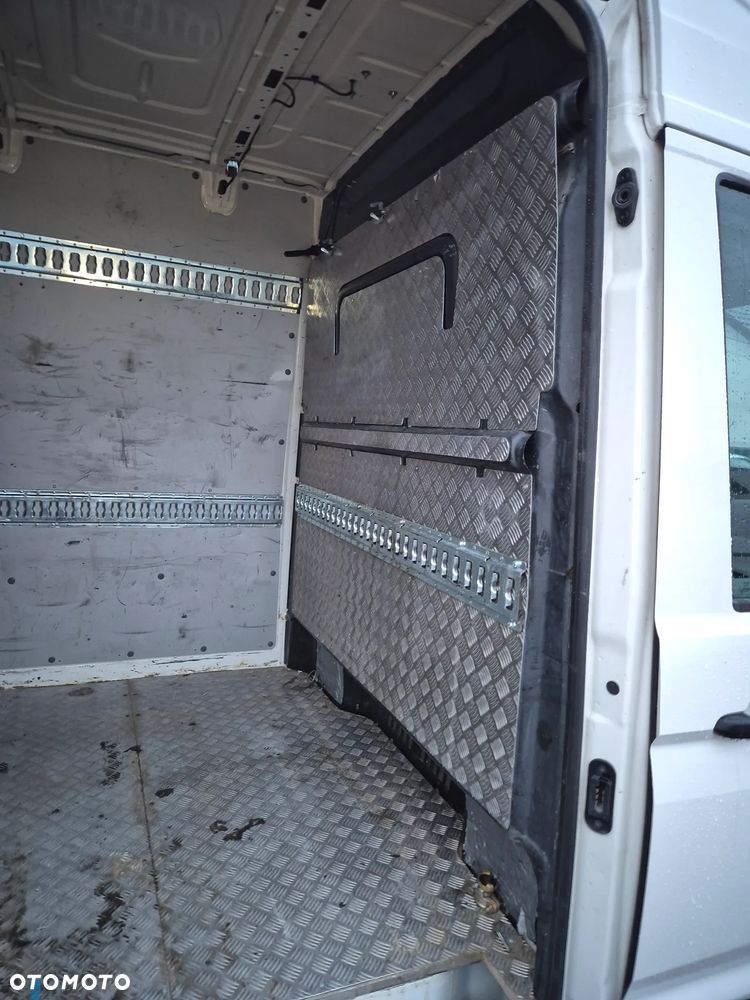 Volkswagen Crafter - 17