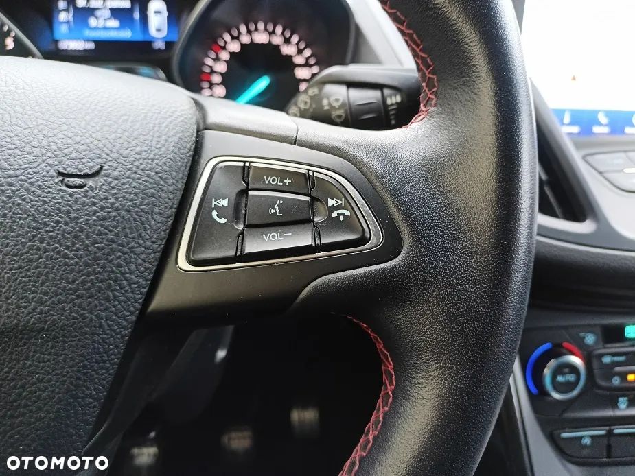 Ford Kuga 1.5 EcoBoost 2x4 ST-Line - 23