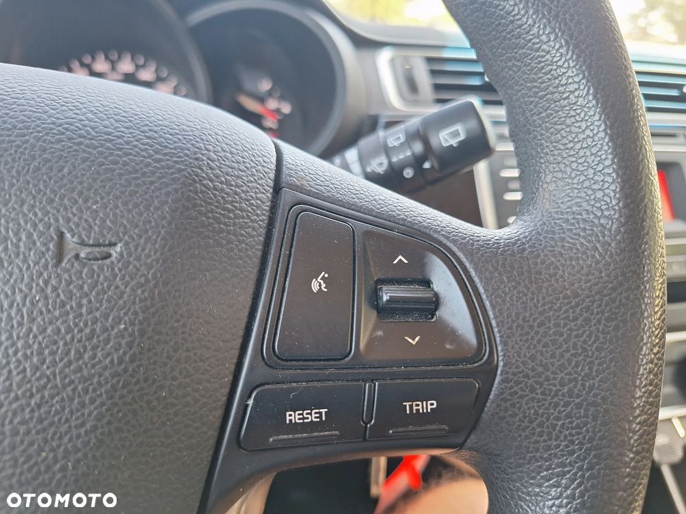 Kia Rio 1.2 Edition 7 - 21