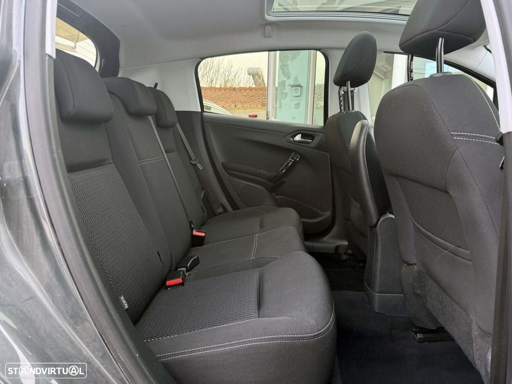 Peugeot 208 1.6 BlueHDi Allure - 26