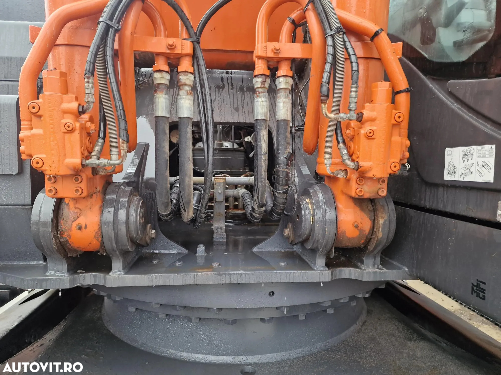 Hitachi ZX350-7, 37t, cupa NOUA 2,2mc, inst picon, a dous inst hidr, 3 pompe HITACHI, posibilitate leasing, STARE CA NOU-PRET DE CRIZA 179.000 EUR+Tva - 9