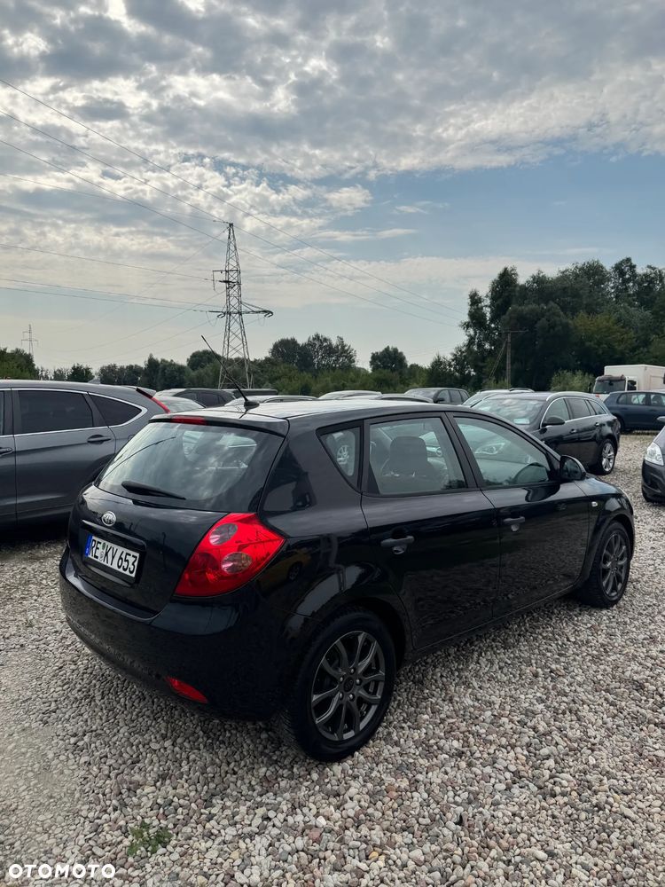 Kia Ceed 1.4 CVVT Attract - 3