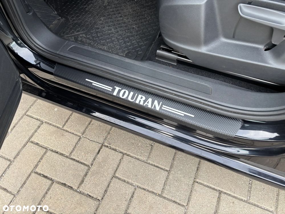 Volkswagen Touran - 22