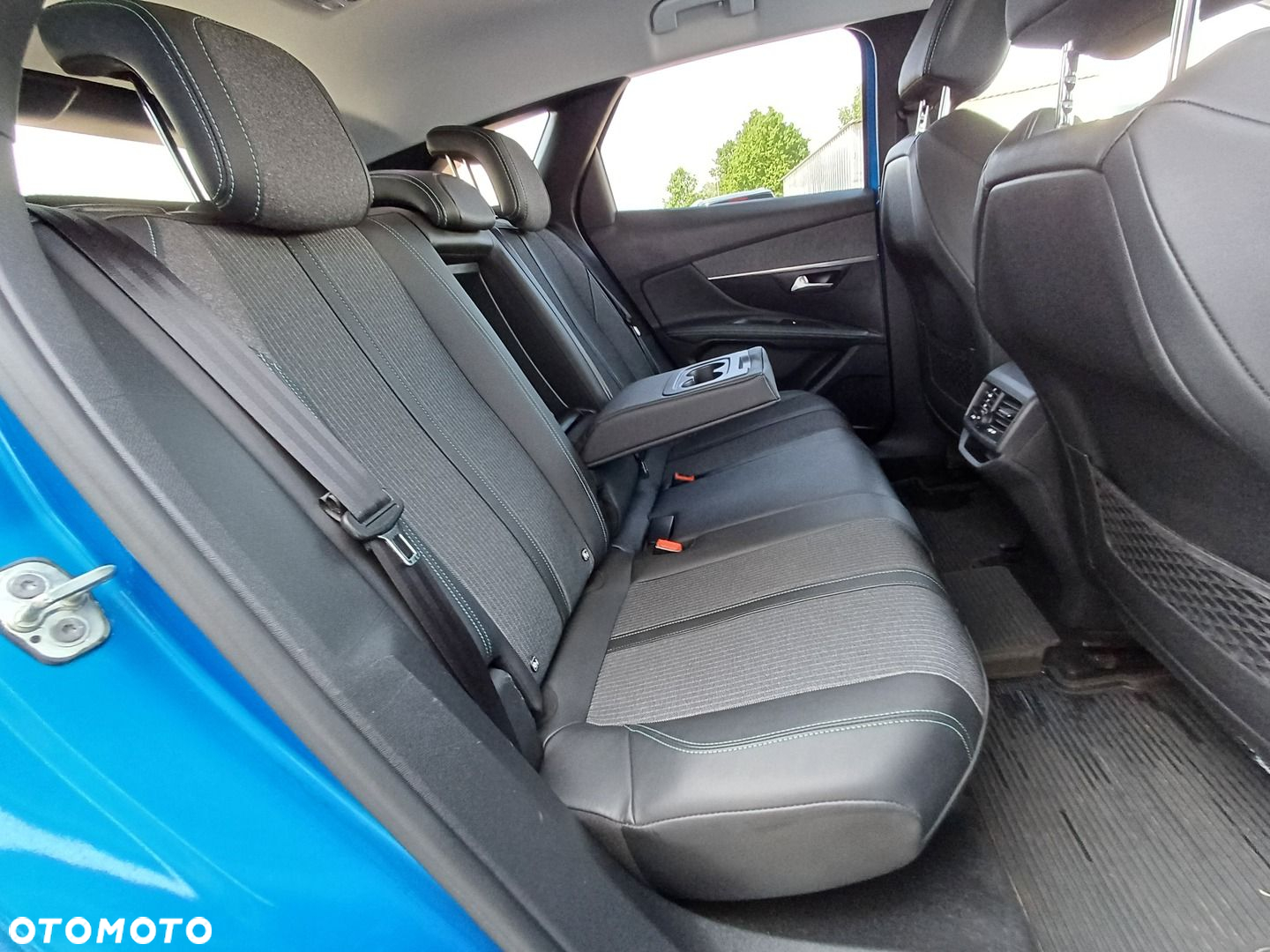 Peugeot 3008 1.2 PureTech Allure Pack S&S EAT8 - 33
