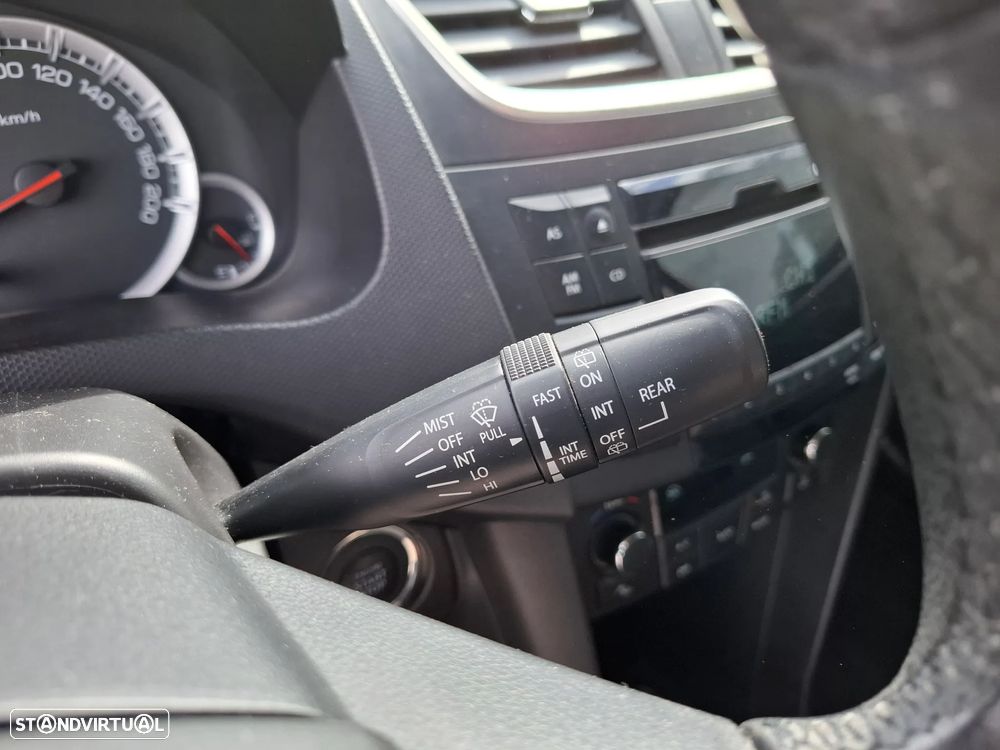 Suzuki Swift 1.2 VVT GLX - 21