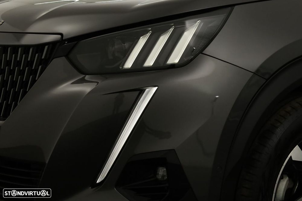 Peugeot 2008 1.2 PureTech GT EAT8 - 6