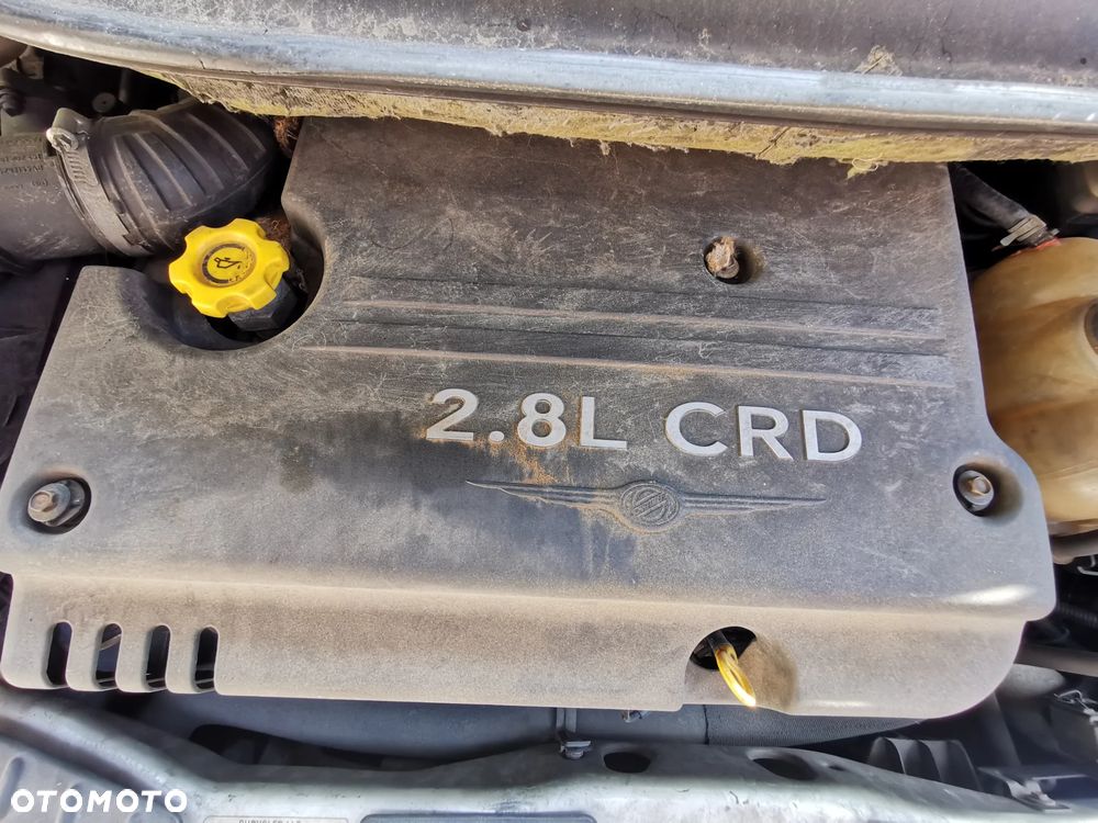 Chrysler Grand Voyager 2.8 CRD Limited - 17