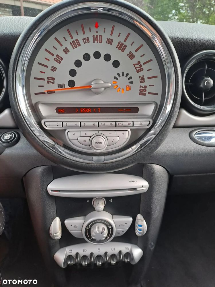 MINI Cooper 50 Mayfair - 8