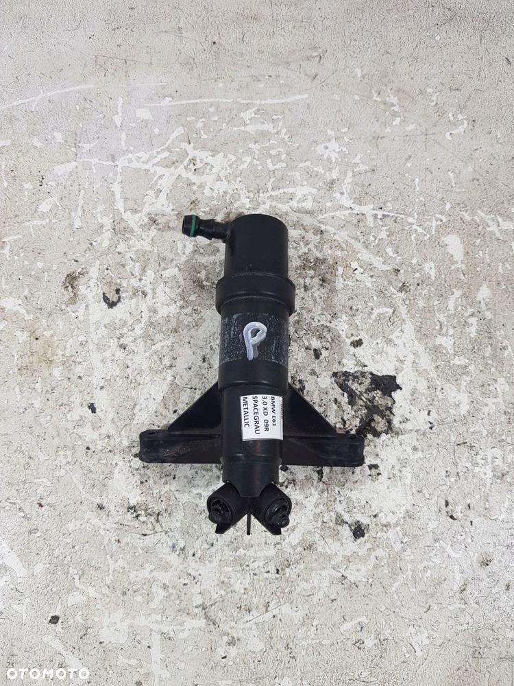 spryskiwacz lampy prawy przód bmw e60 e61 lci eu - 1