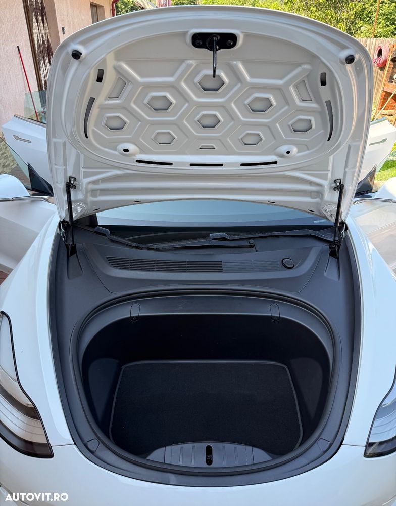 Tesla Model 3 Langstreckenbatterie Allradantrieb Dual Motor - 8