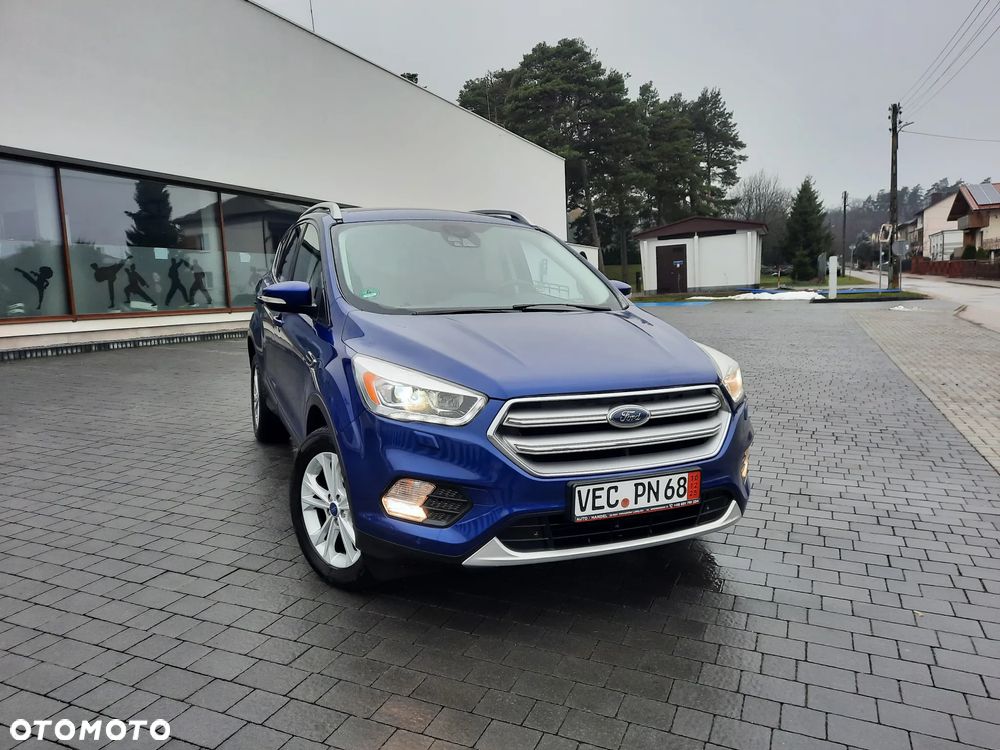 Ford Kuga 2.0 TDCi 2x4 Titanium - 4