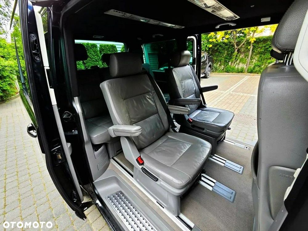 Volkswagen Multivan - 10