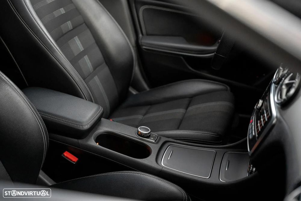 Mercedes-Benz CLA 200 d 7G-DCT Urban - 19