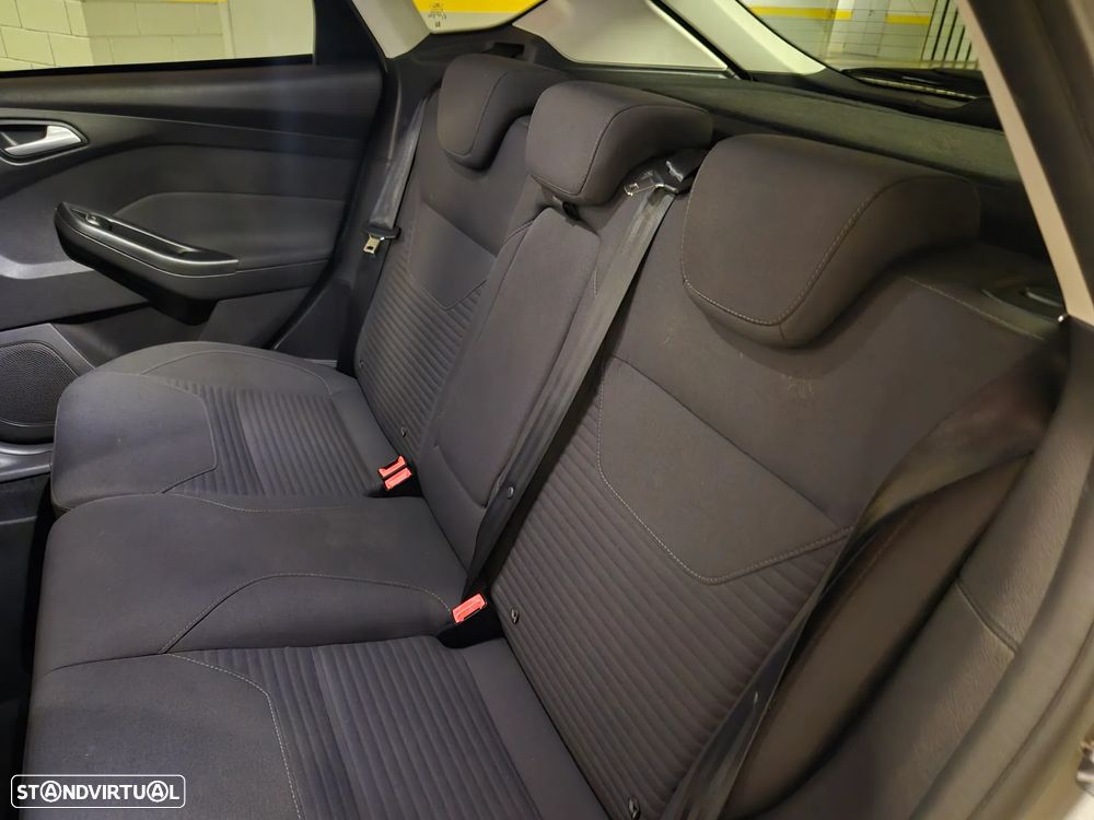 Ford Focus 1.0 SCTi Titanium - 26