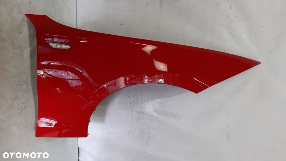 * BŁOTNIK PRZEDNI PRZOD  PRAWY BMW 1 E81 E82 E87 E88 438 JAPANROT CZERWONY - 1