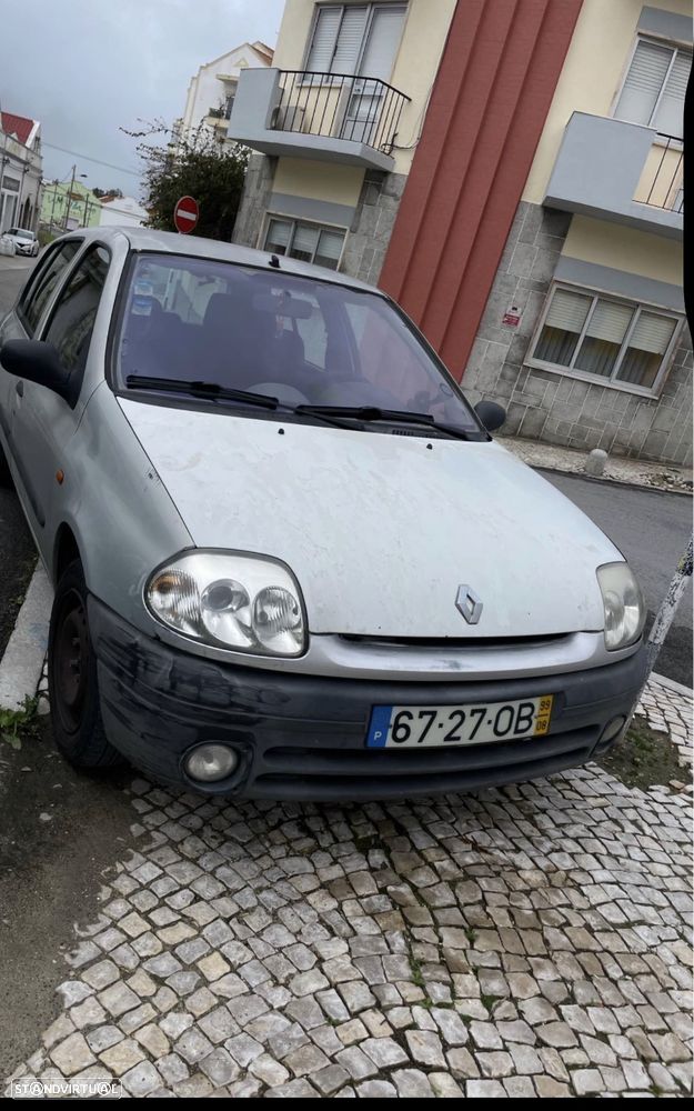 Renault Clio 1.2 RT - 1