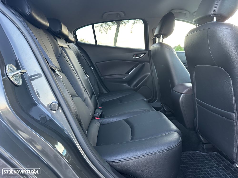Mazda 3 Hatchback 1.5 Sky-D Excellence Pack Leather - 33