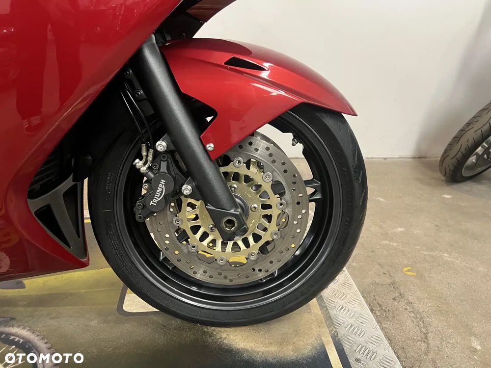Triumph Sprint - 13