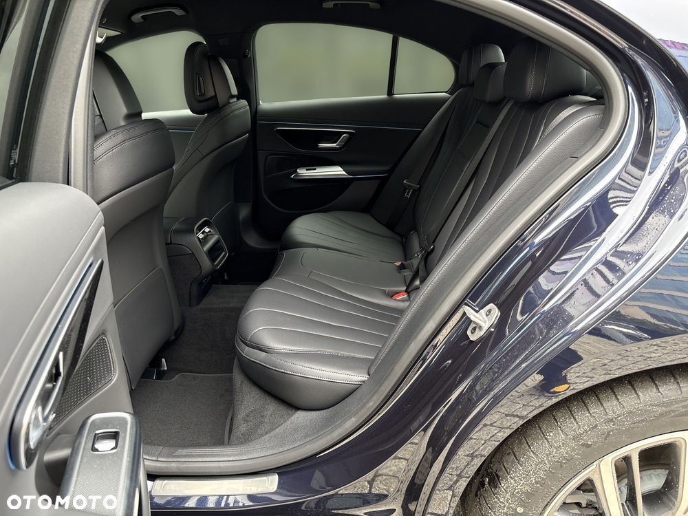 Mercedes-Benz Klasa E 220 d mHEV 4-Matic Avantgarde 9G-Tronic - 12