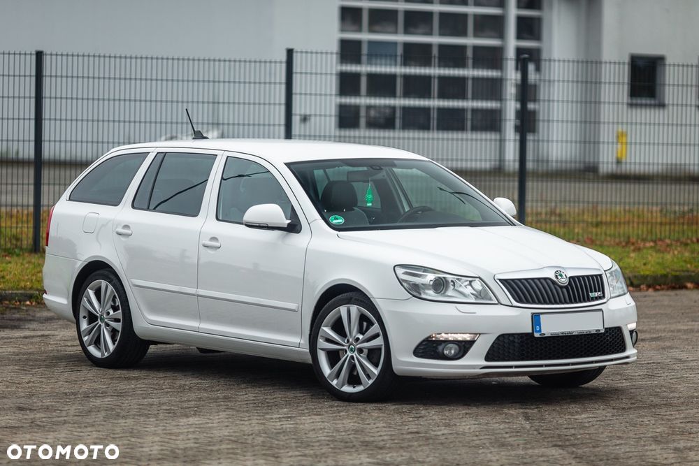 Skoda Octavia 2.0 TDI CR DPF RS - 8