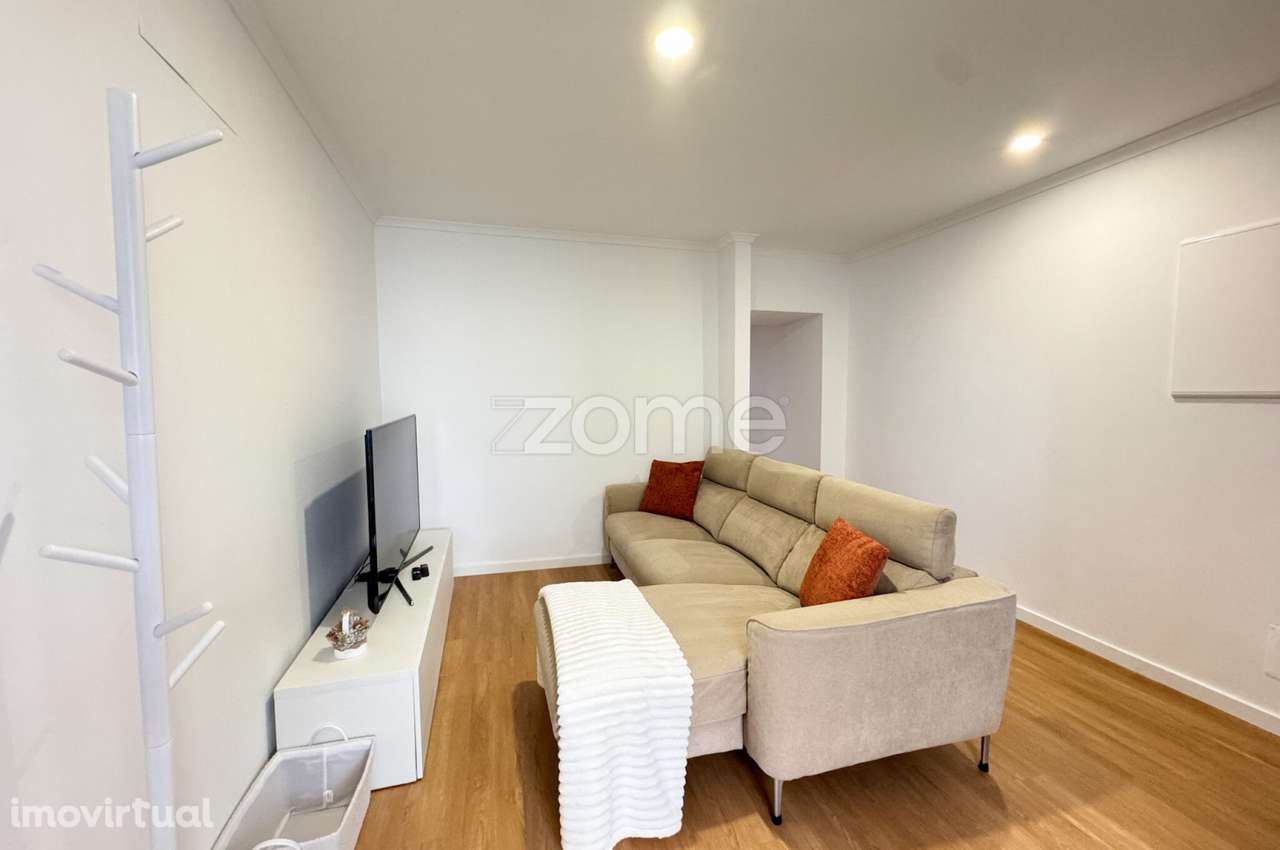 Moradia T1+1 com Licença AL Ativa – Centro de Ponta Delgada - Grande imagem: 4/29