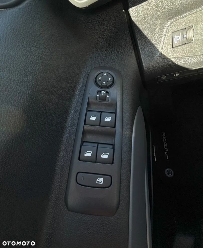 Toyota Proace City Verso 1.5 D-4D Family - 12