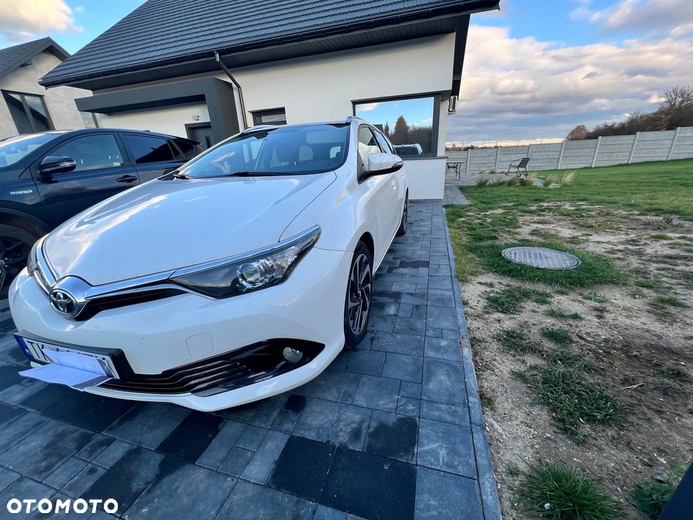 Toyota Auris 1.6 D-4D Prestige - 8