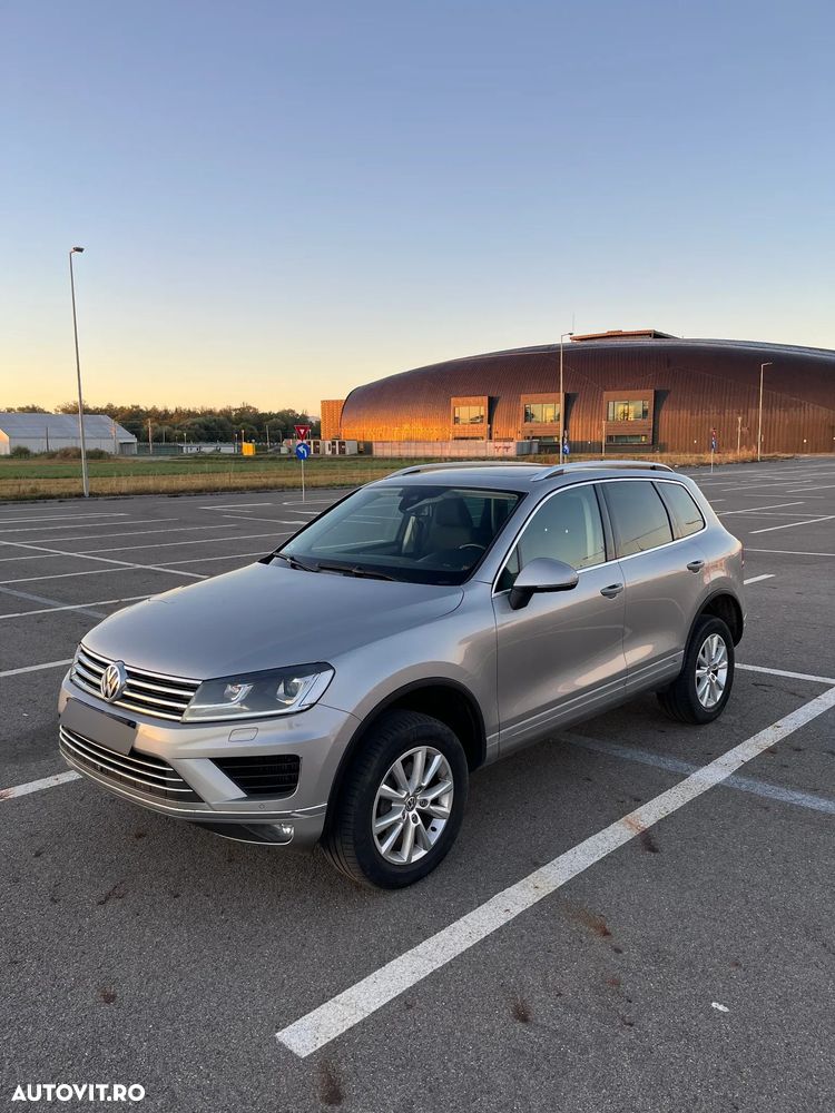 Volkswagen Touareg - 1