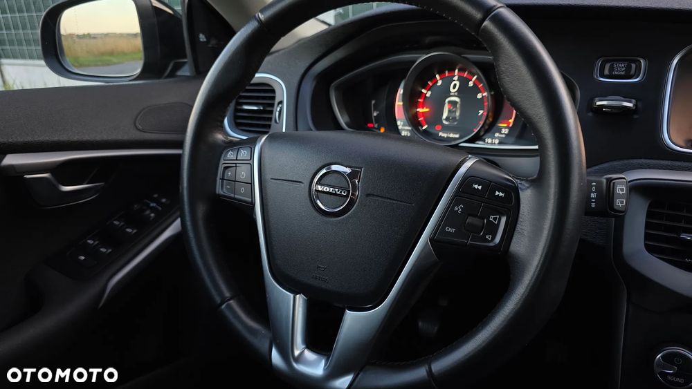 Volvo V40 T2 Drive-E Momentum - 33