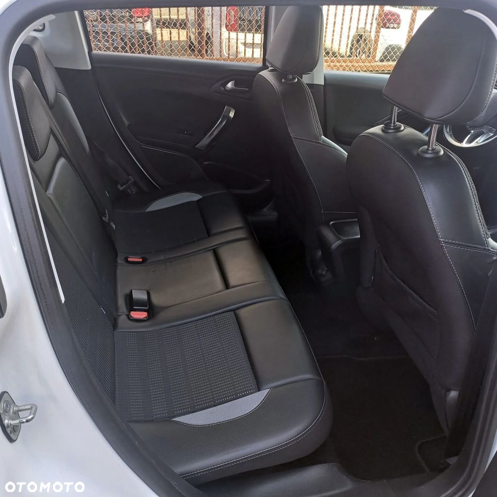 Peugeot 2008 - 10