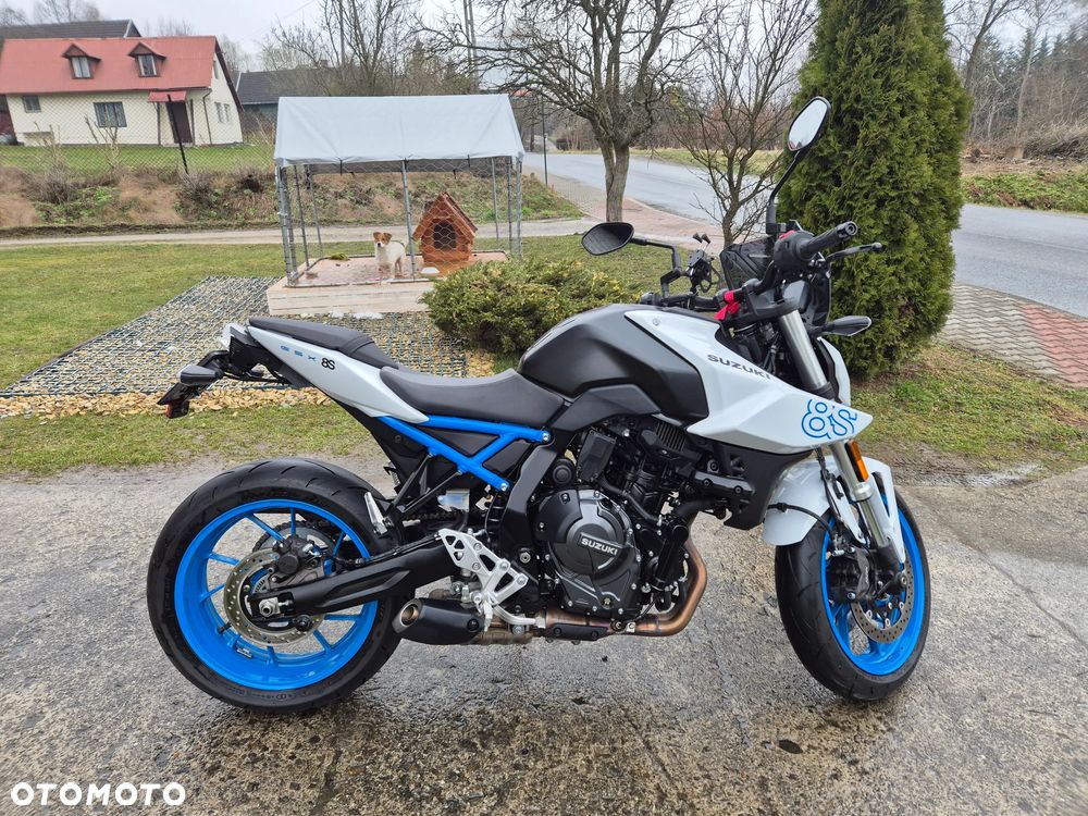 Suzuki GSX - 2